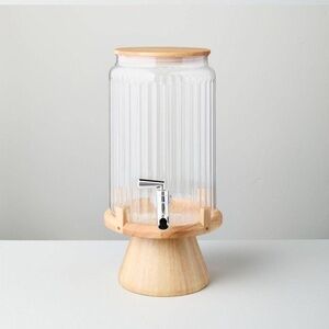 NWT Hearth and Hand Acrylic 7.7L Wood and acrylic plastic Beverage Dispenser